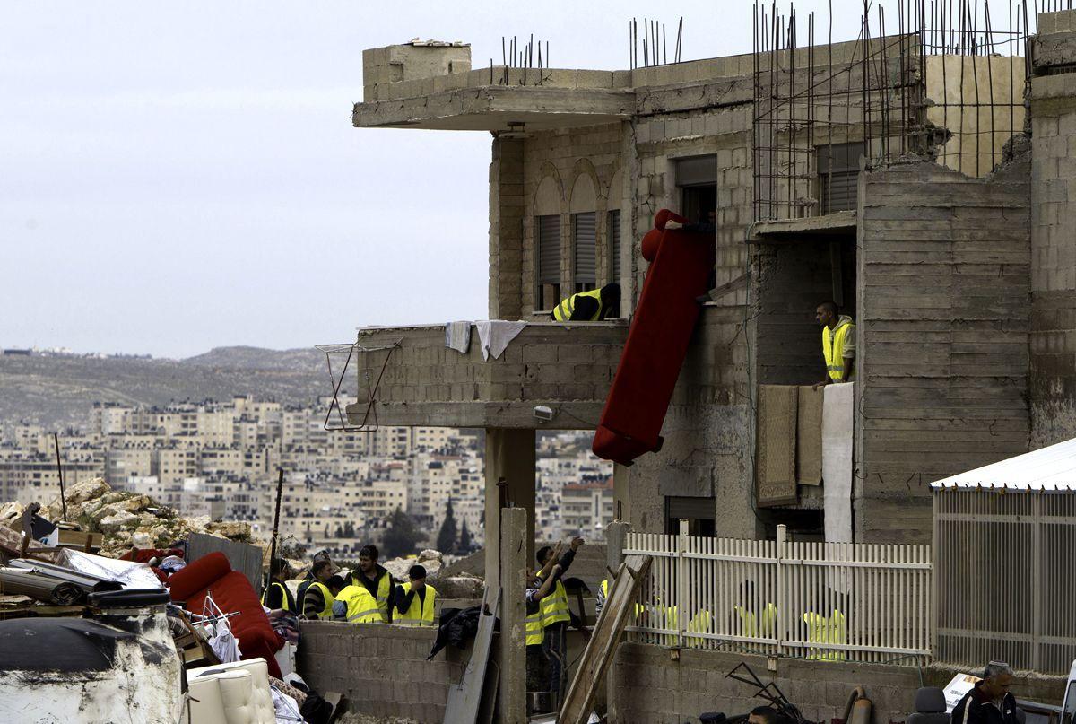 Israeli Bulldozers Demolish Homes In East Jerusalem - Arabian Business ...