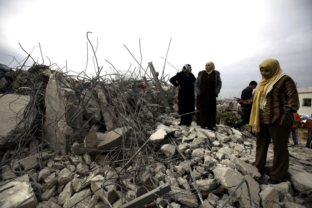 Israeli Bulldozers Demolish Homes In East Jerusalem - Arabian Business ...