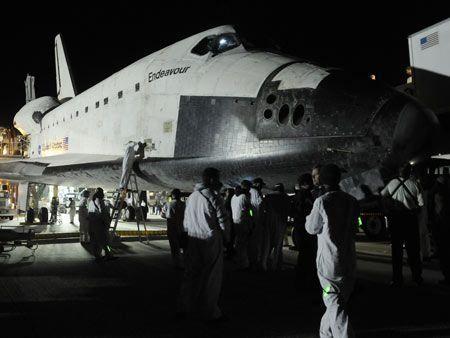 space shuttle endeavour returns to earth