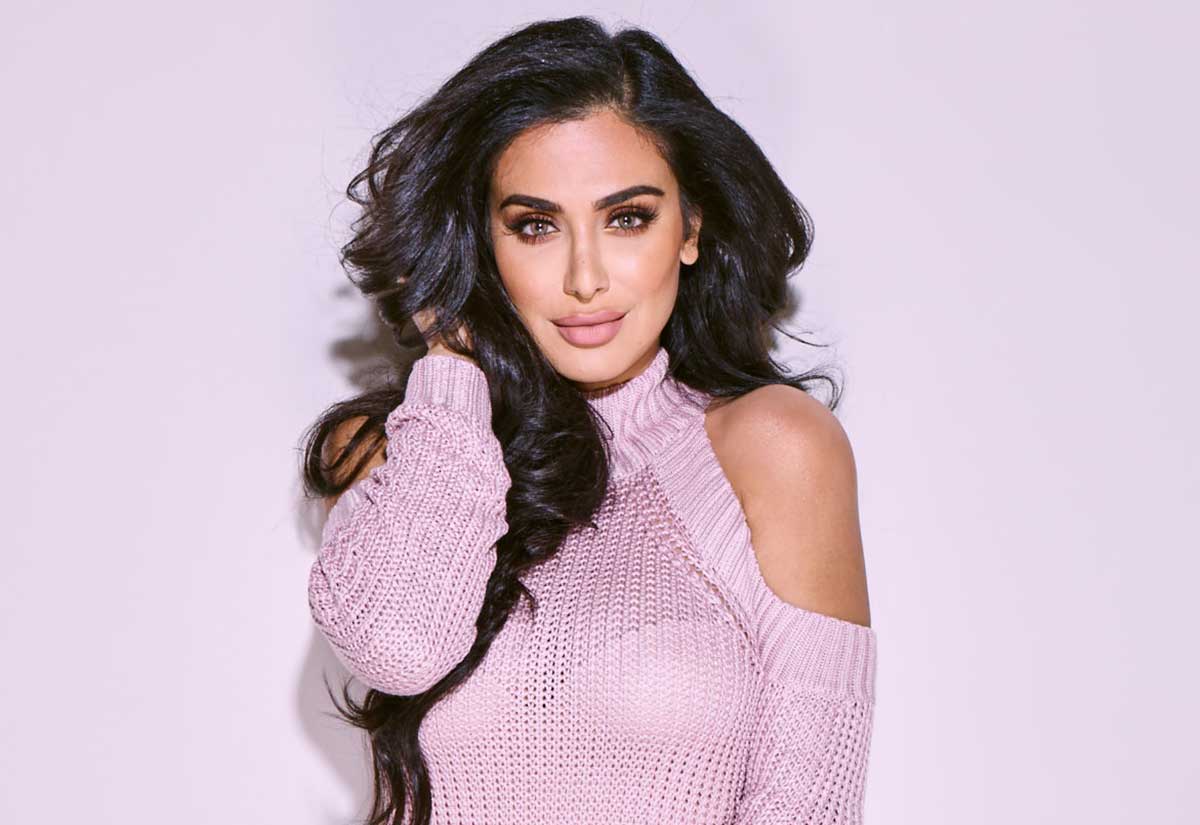 DXB100-35.Huda Kattan