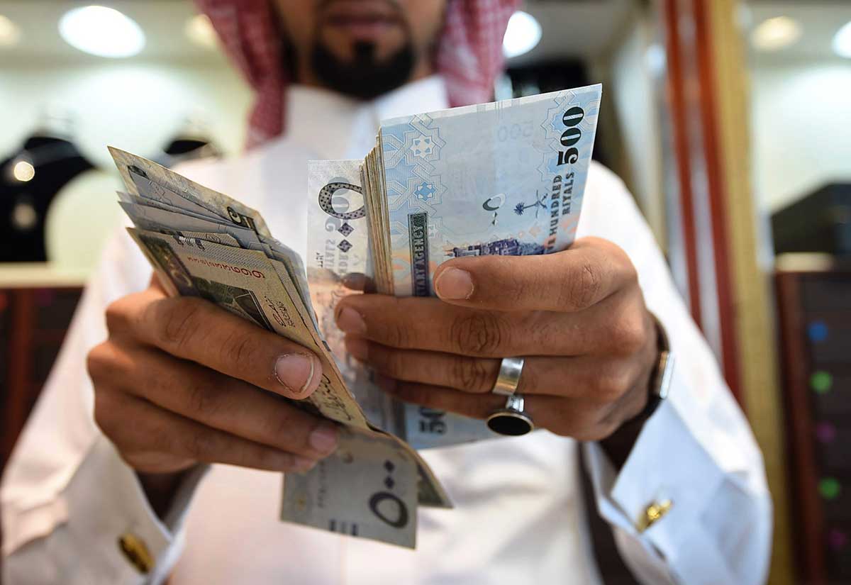 saudi-arabia-jobs-965-000-workers-have-a-salary-of-over-2-650