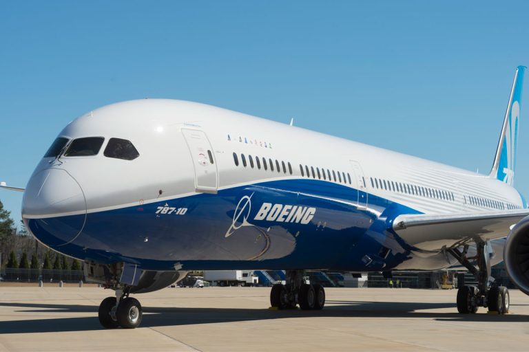 Boeing-787-10-Dreamliner-1