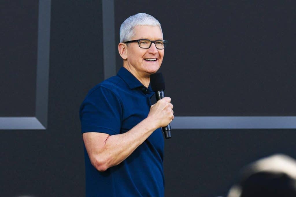 Apple, Tim Cook, iPhone