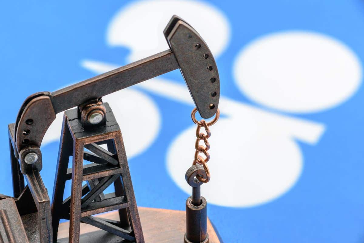 OPEC increases oil production despite output cut agreement: Report ...