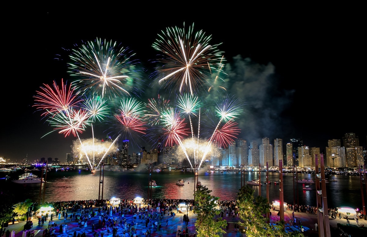 Dubai eid fireworks abu dhabi