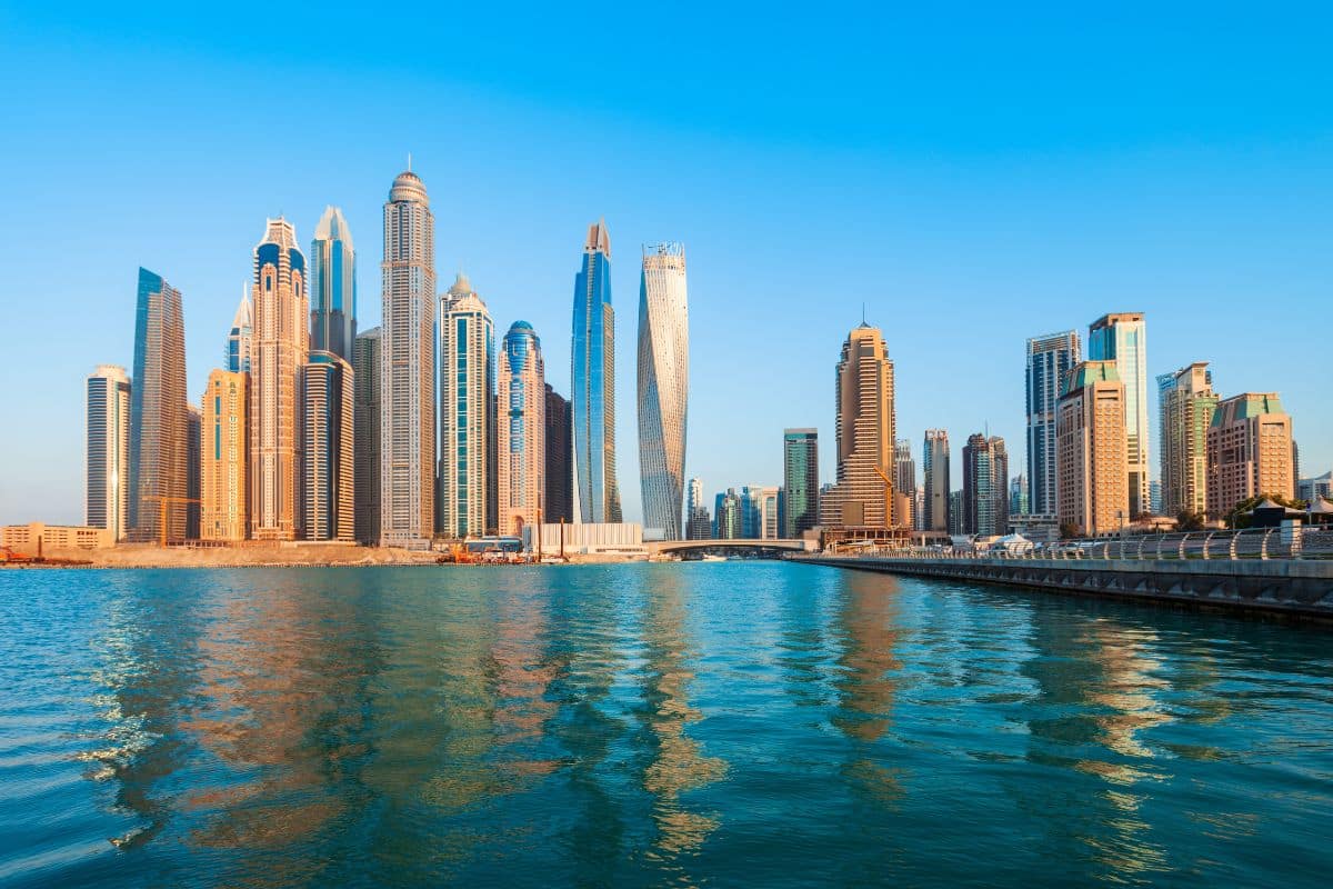 dubai-property-market-deals-drop-to-353mn-on-monday-arabian-business