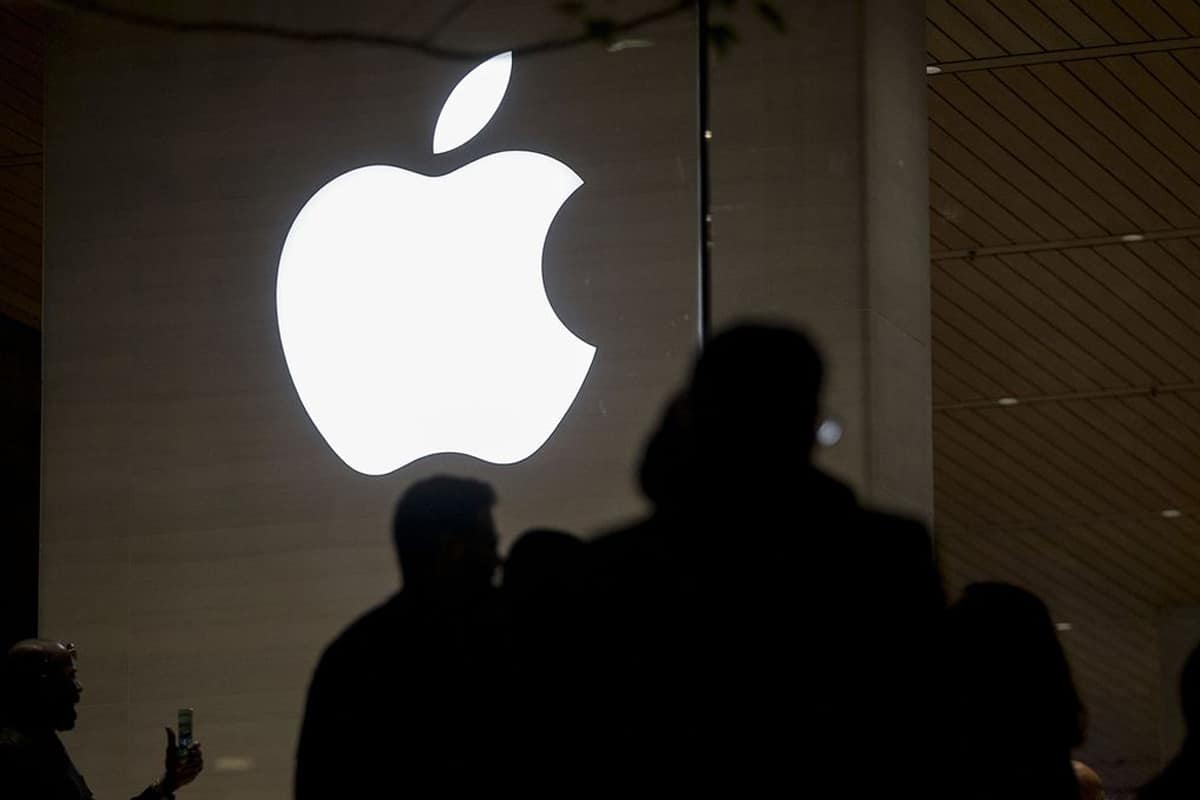 Apple hits the $3tn market cap once again - Arabian Business: Latest ...