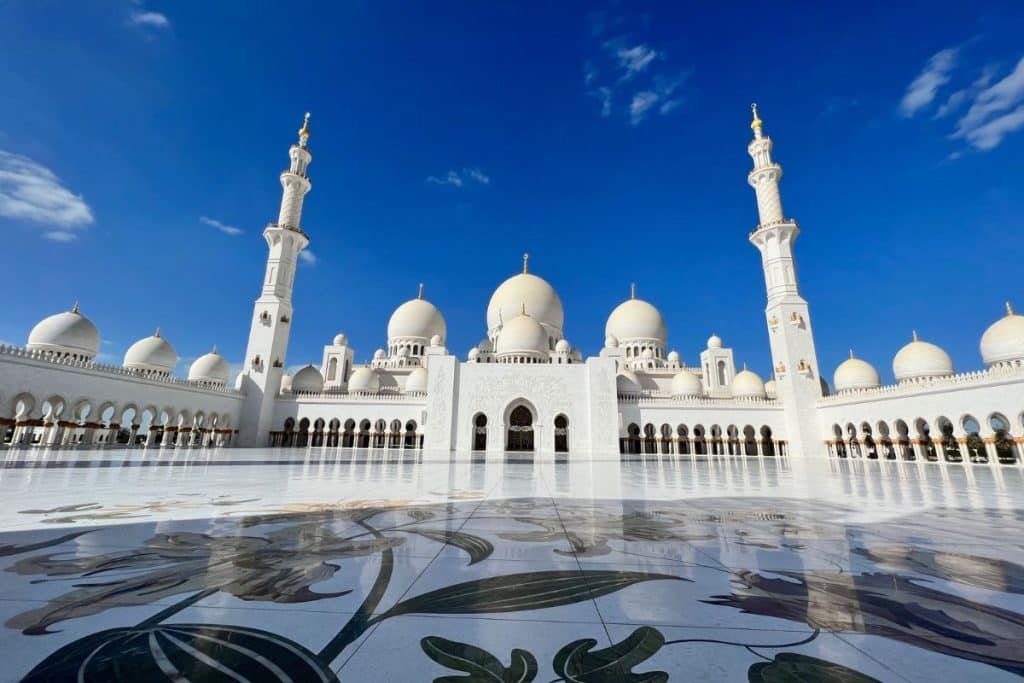 UAE announces Eid Al Fitr, Friday prayers to be performed separately ...