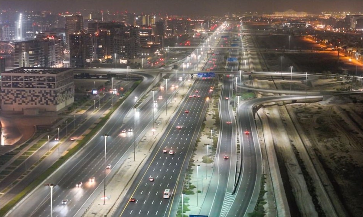 Abu Dhabi airport road