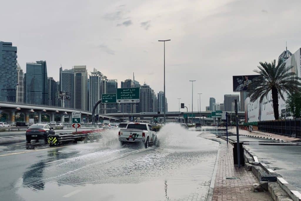 Dubai Airport cancels flights after heavy rain and storms in the UAE ...