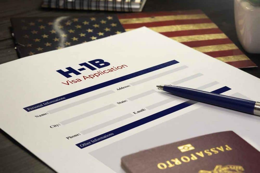 US Kicks Off Domestic H-1B Visa Renewals - Arabian Business: Latest ...