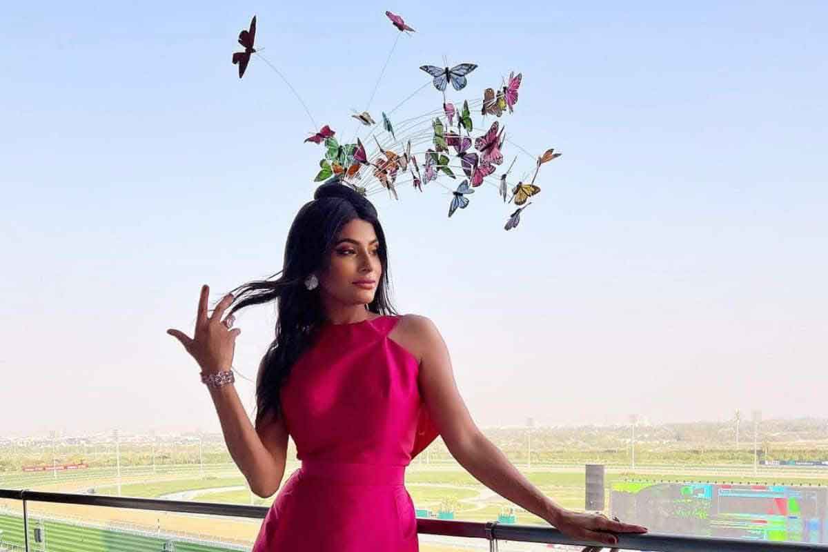 Dubai World Cup: The most creative headpieces over the years - Arabian ...