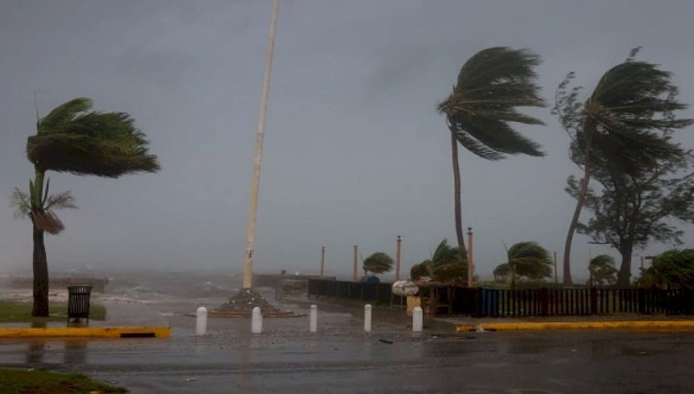 UAE and Saudi Arabia issue hurricane warning to citizens - Arabian ...