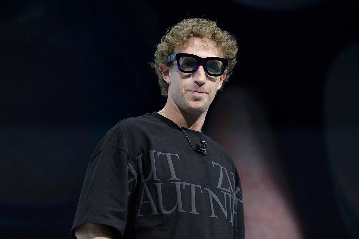 Mark Zuckerberg's cringe Latin t-shirt slogan