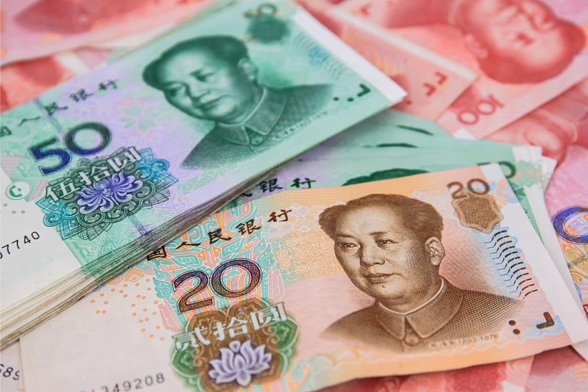 China Cuts Key Interest Rates