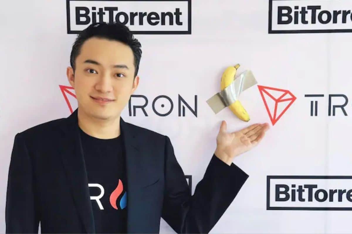 Crypto tycoon who paid $6.2 million for a duct-taped banana plans to eat it