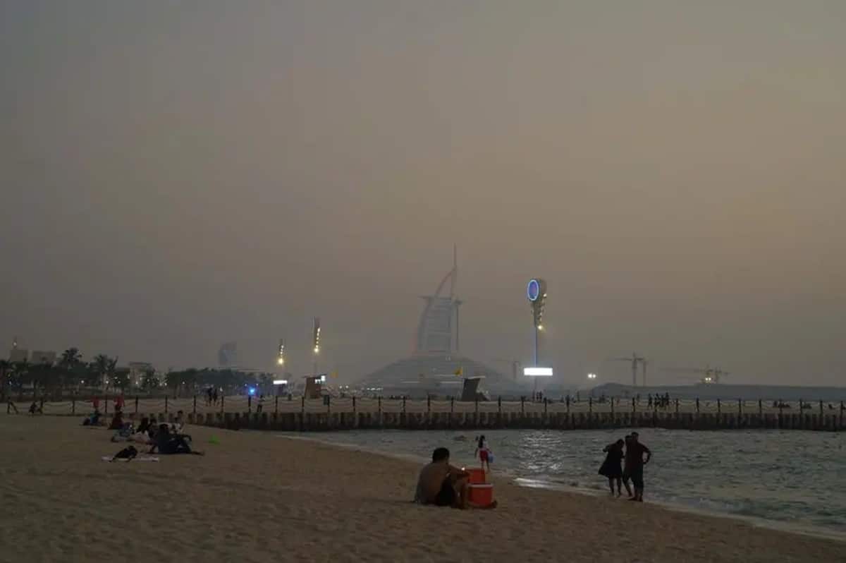 Dubai night beaches