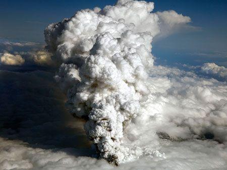 Iceland's volcanic ash clouds - Arabianbusiness