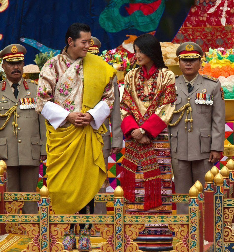 Royal wedding frenzy grips Bhutan as 'Dragon King' weds - Arabianbusiness