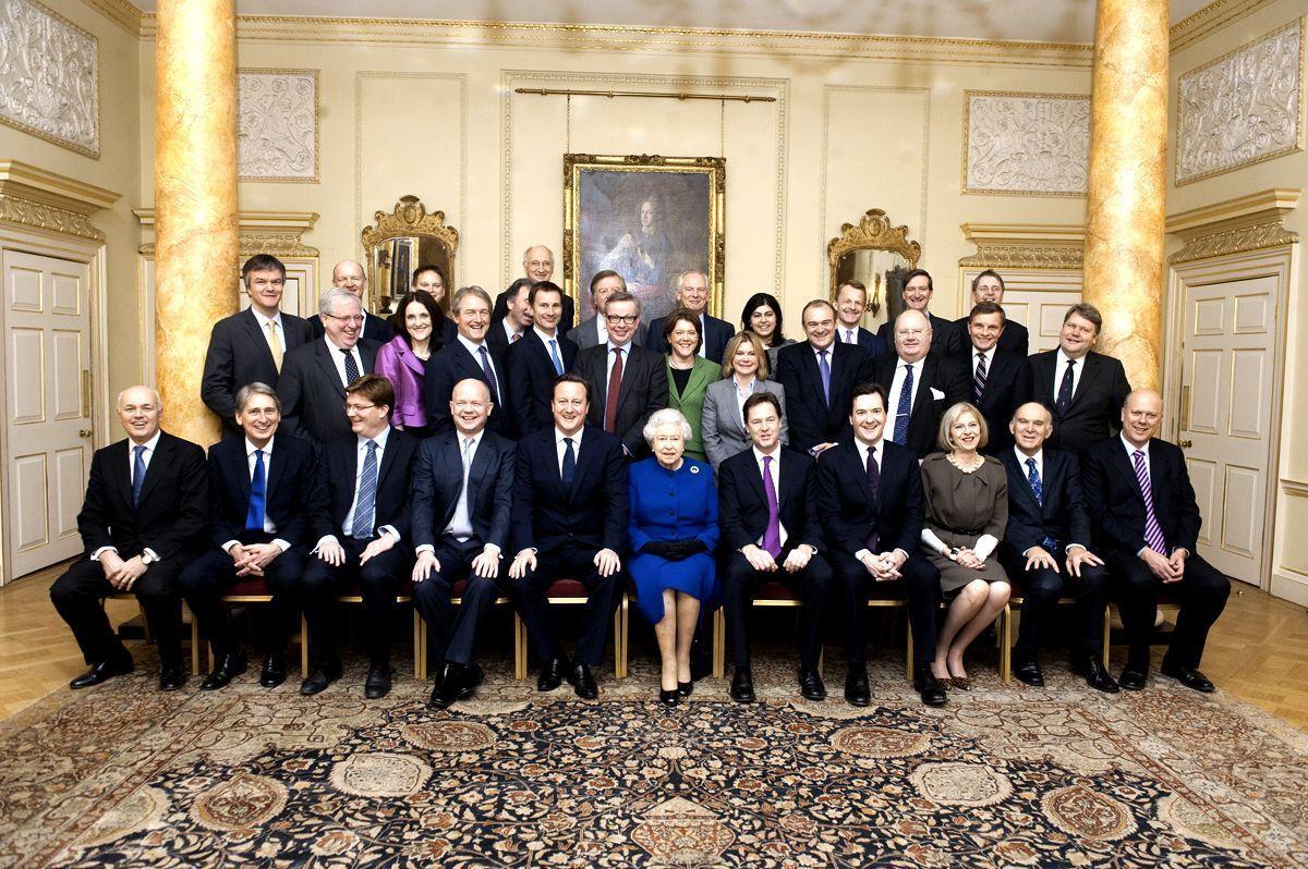 Queen Elizabeth II attends UK govt's weekly cabinet meeting ...