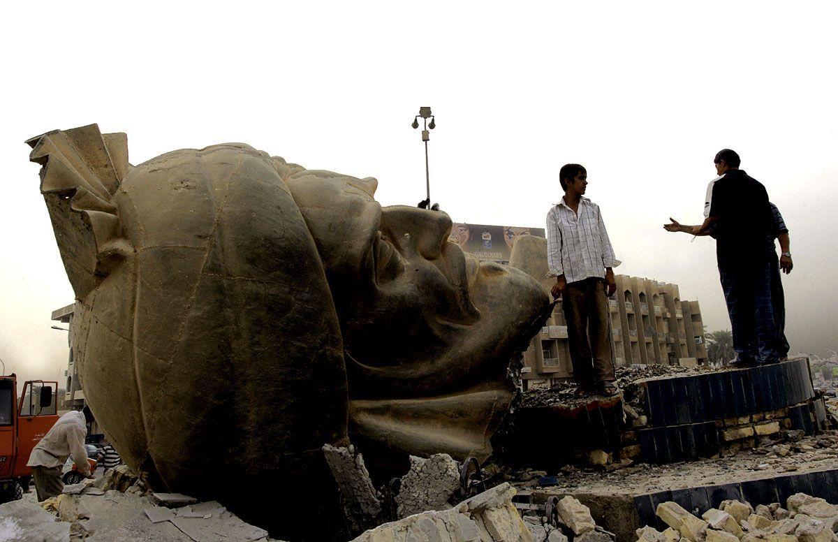 Saddam Husseins Statue Toppled 10 Years On Arabianbusiness