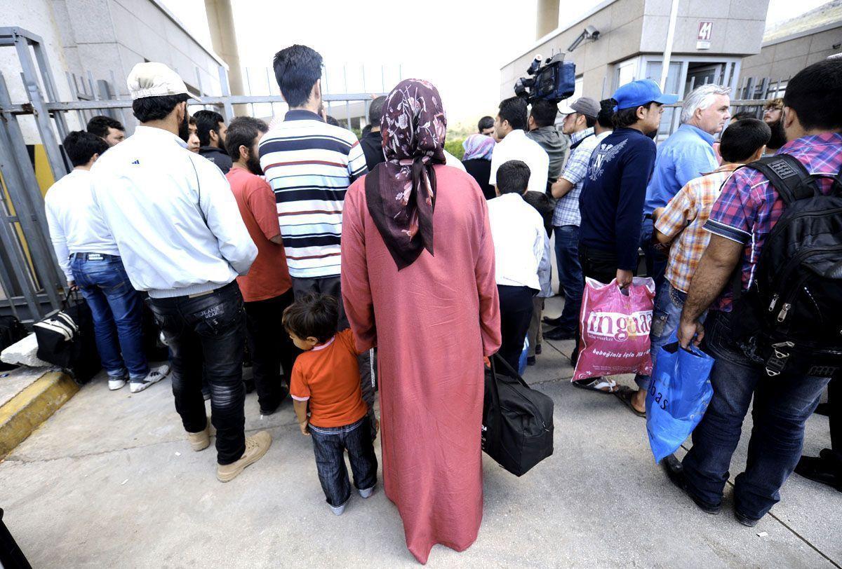 Sweden To Accept All Syrian Refugee Applications Arabianbusiness 