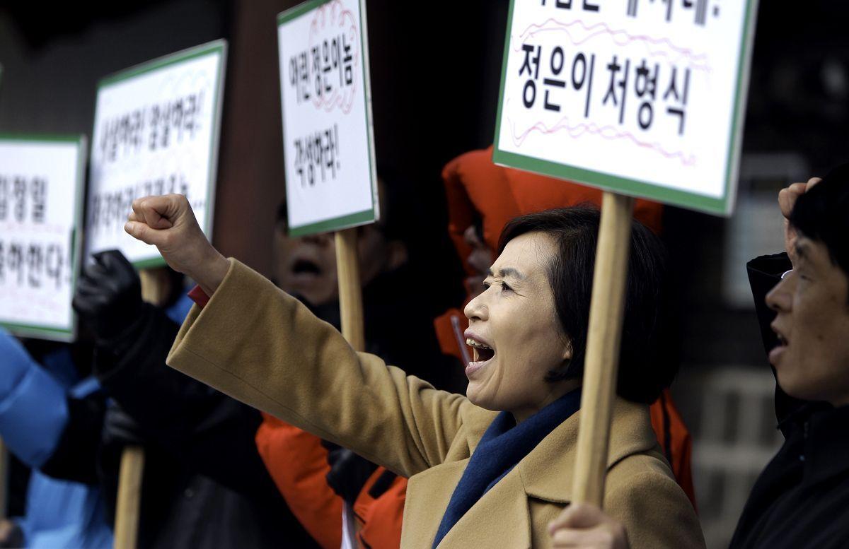 North Korean Defectors Protest In Seoul Arabianbusiness 