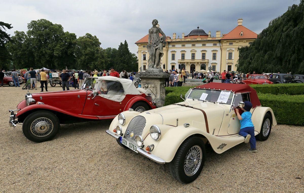 In pics: Vintage cars festival - Arabianbusiness