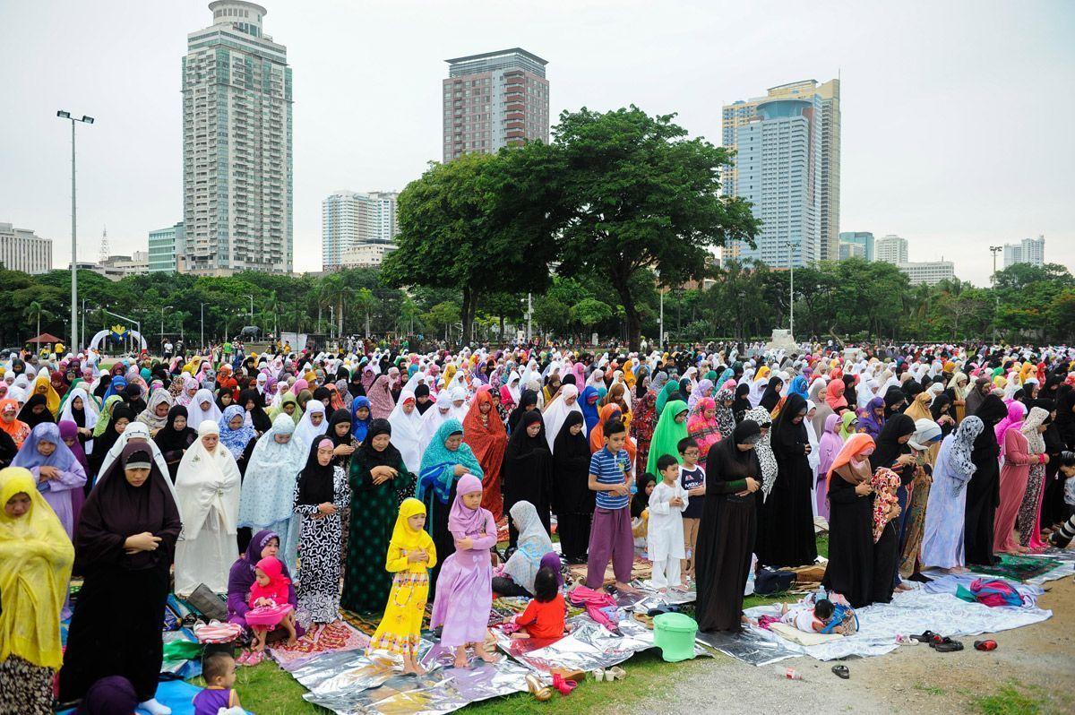 Filipino Muslims celebrate Eid Al Fitr - Arabianbusiness