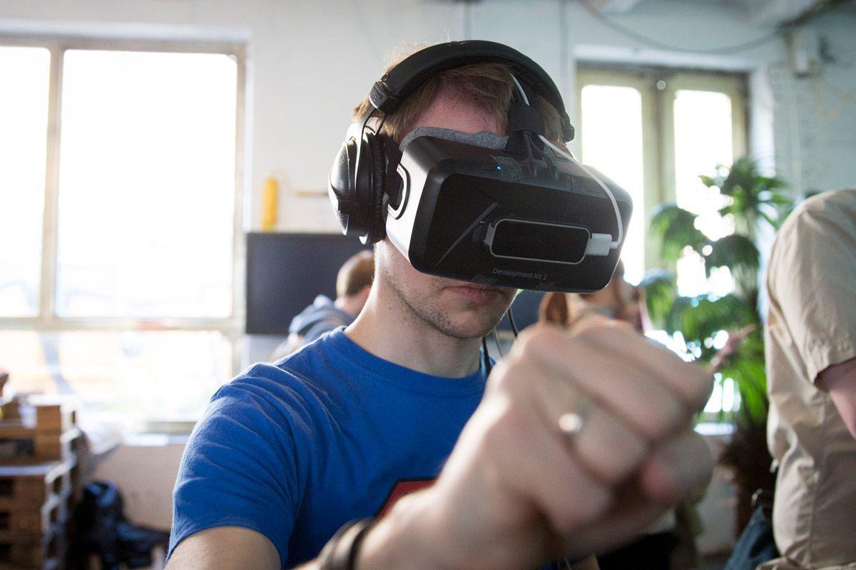 Oculus Rift Virtual Reality Now A Reality Gadgets Arabianbusiness