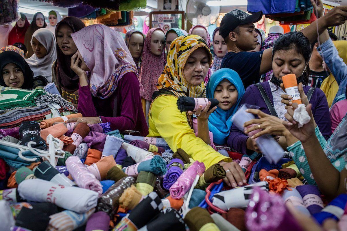 In Pictures Indonesian Muslims Prepare For Eid Al Fitr Arabianbusiness