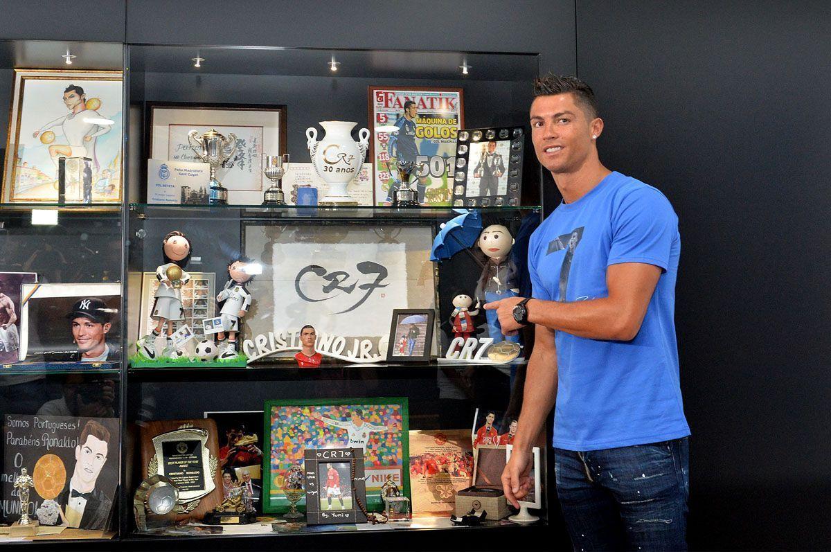 In Pictures Cristiano Ronaldo Opens Cr7 Museum In Footballers