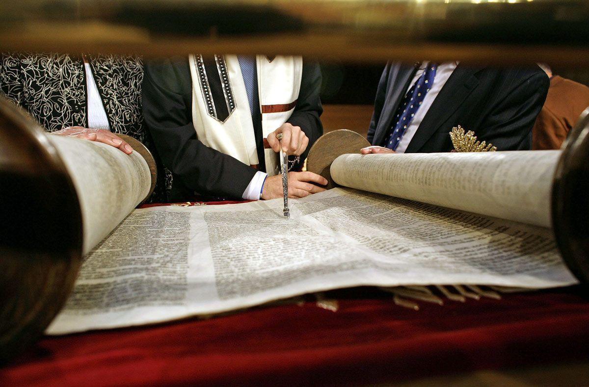 Jewish Torah To Go On Display In Abu Dhabi Museum - Arabianbusiness