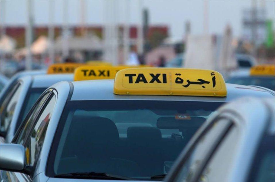 Такси в Абу Даби. Такси в Абу Даби ночью. Европейское такси. Такси Дубай разноцветная Крыга.