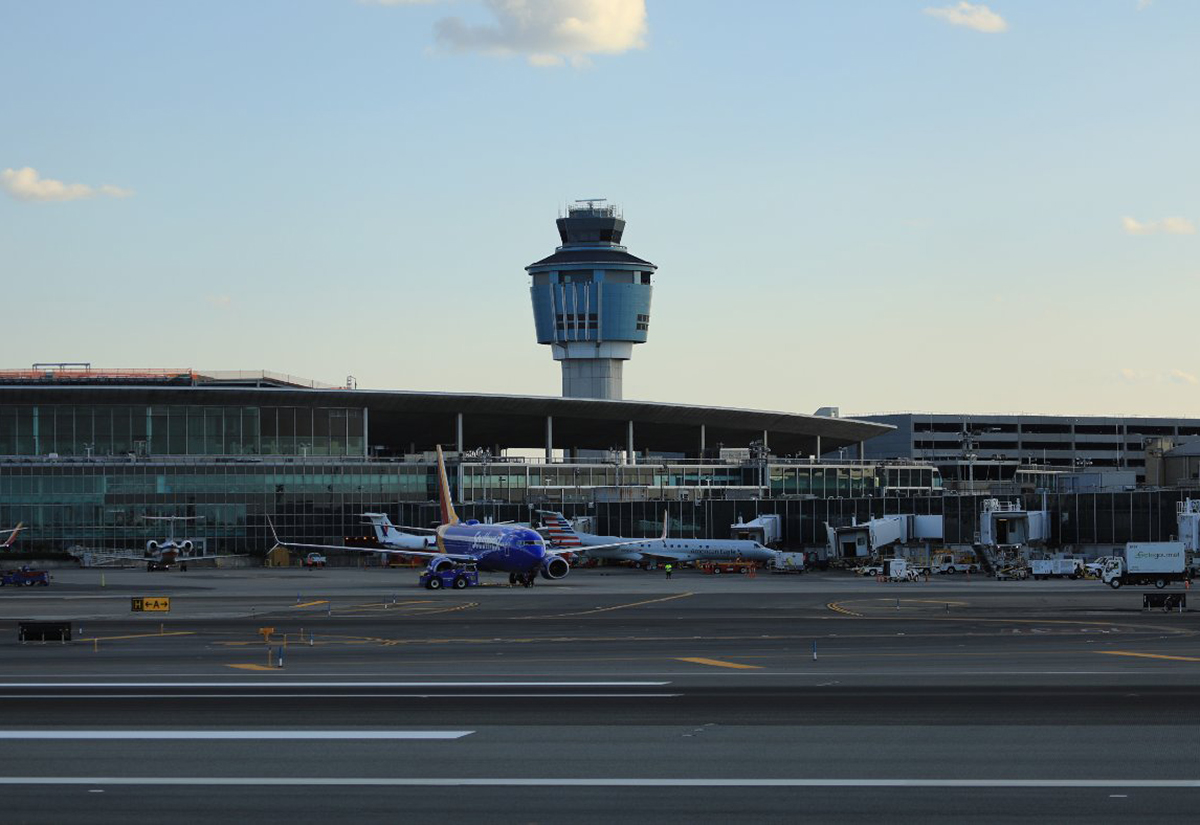 laguardia airport to new york city