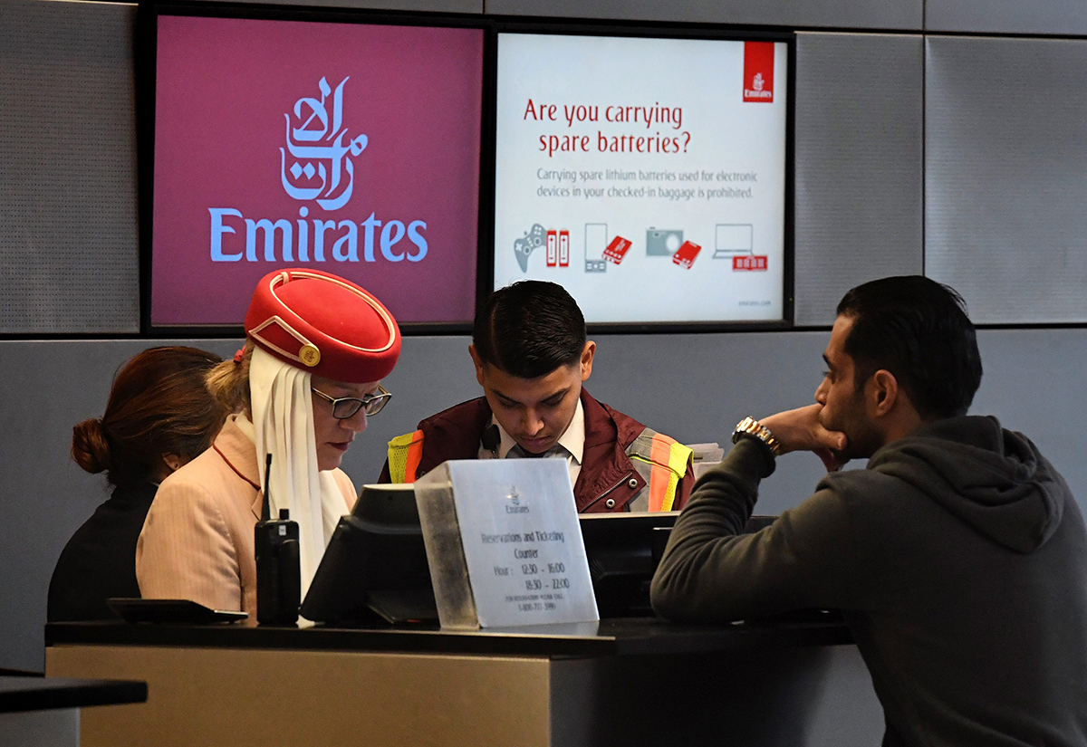 emirates airlines check in baggage size