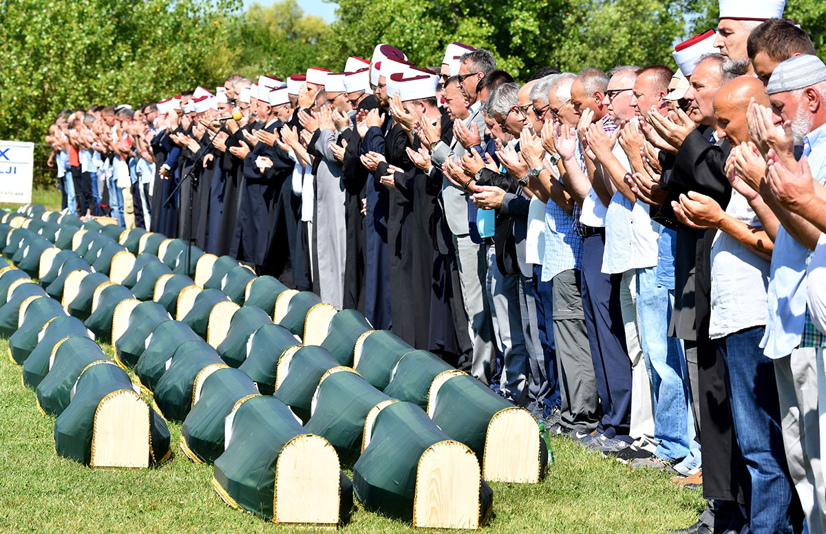 Muslim Victims Of Bosnian War Buried 27 Years After Massacre   Bosnian Muslims Mass Murder 